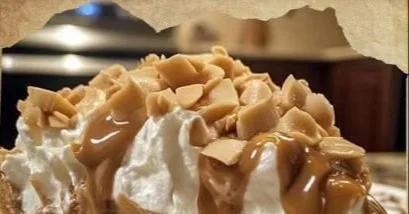 Creamy butterscotch pudding with graham cracker crumbs and whole graham crackers