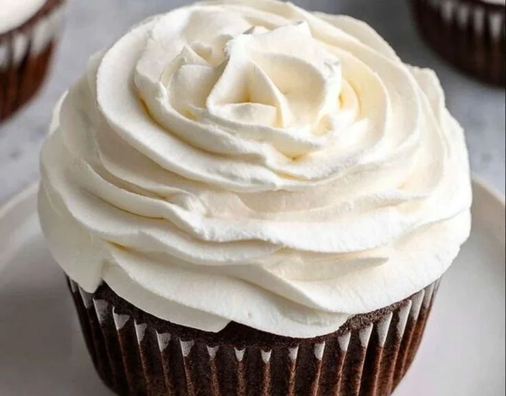 Delicious marshmallow frosting on a beautiful cake